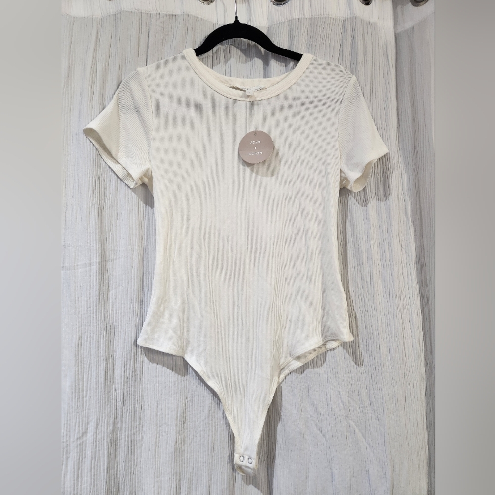 NWT Sage + Stone White Soft Short Sleeve Body Suite Top